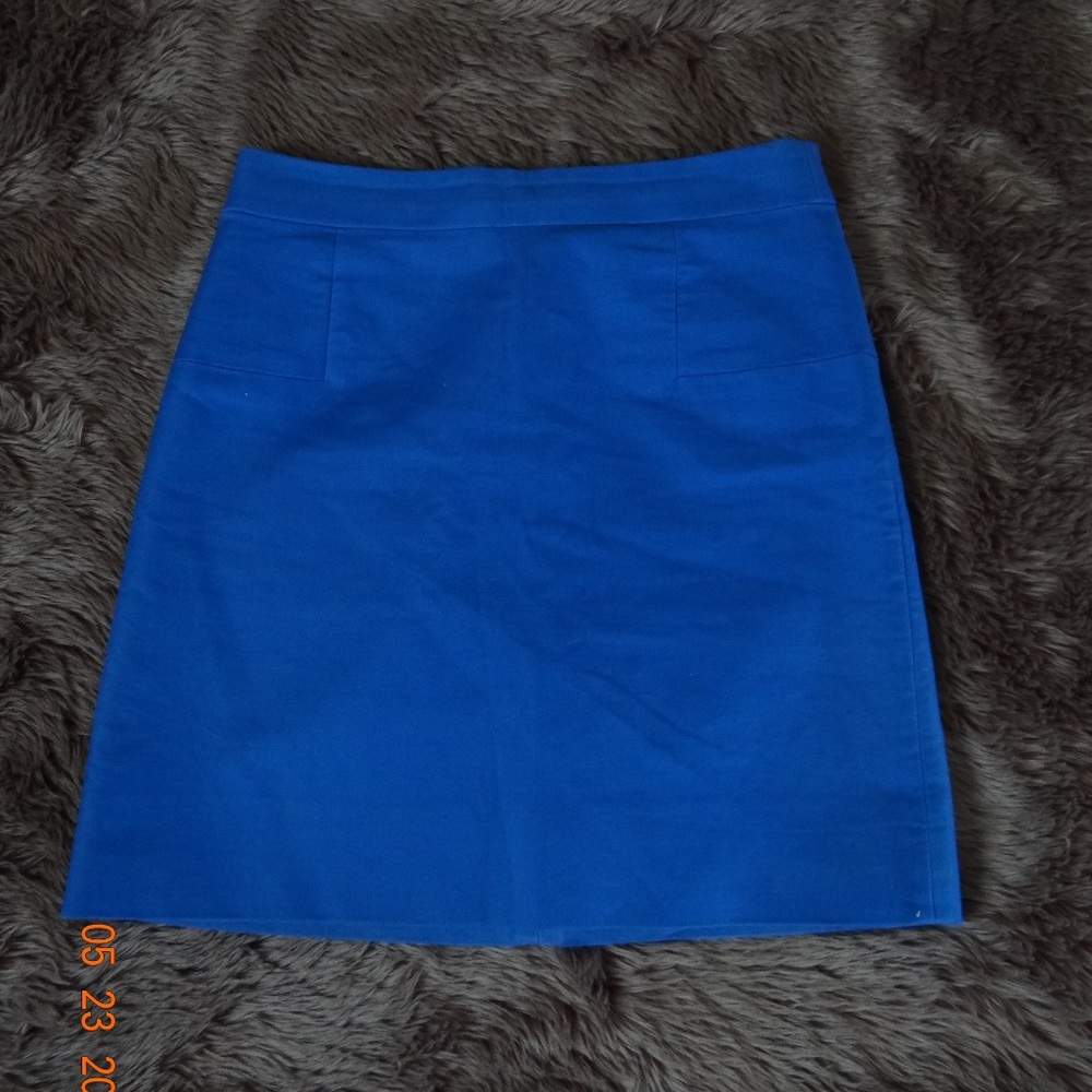 J CREW WOMEN SKIRT  SIZE 2 COLOR BLUE